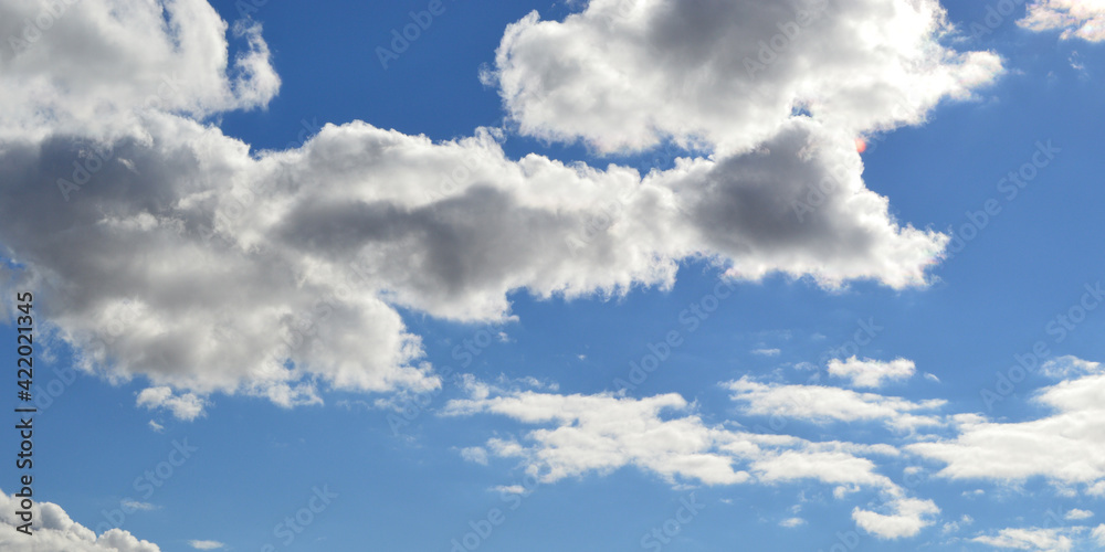 Fototapeta premium Clouds lo splendore del cielo e la purezza delle nuvole