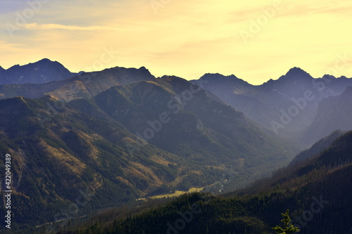 Tatry Wysokie, Dolina Białej Wody, góry, tatrzańskie szczyty © Albin Marciniak