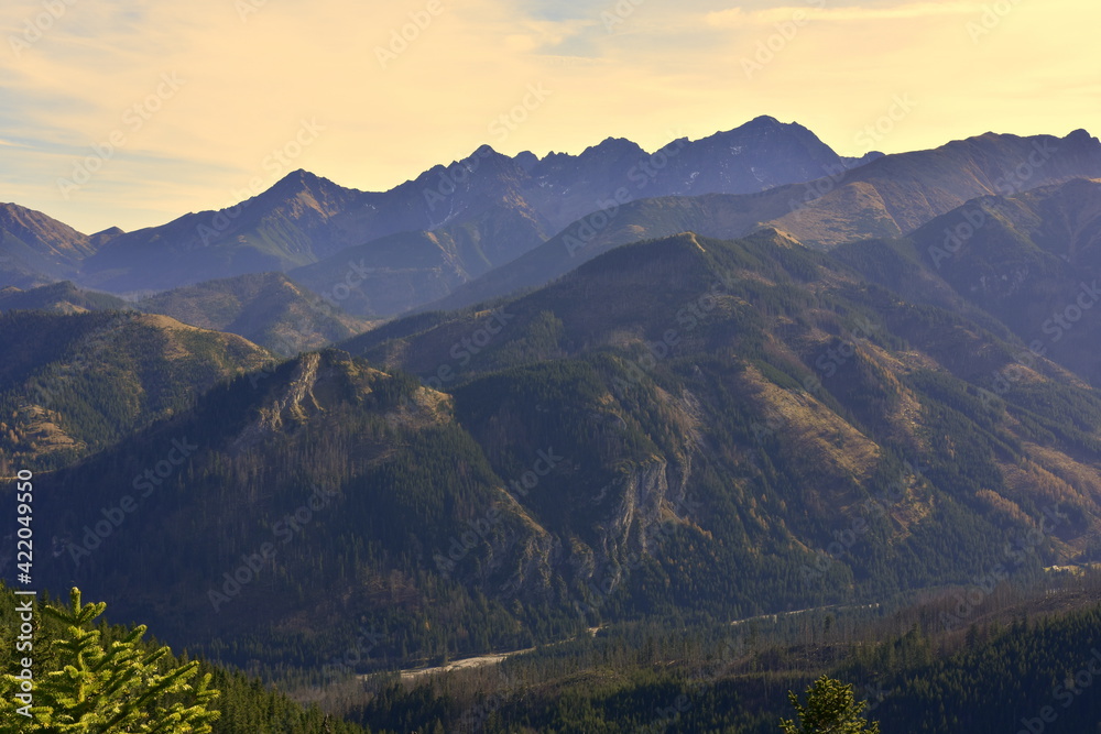 Fototapeta premium Tatry Wysokie, Dolina Białej Wody, góry, tatrzańskie szczyty
