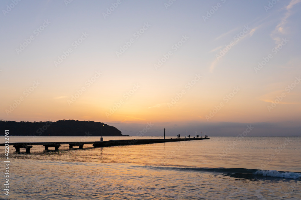 Fototapeta premium 【千葉県】南房総 夕焼けの原岡桟橋