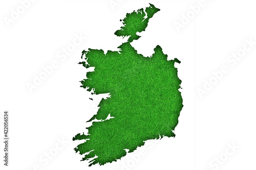 Karte von Irland auf grünem Filz
