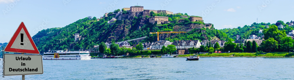 Schild Urlaub in Deutschland Koblenz