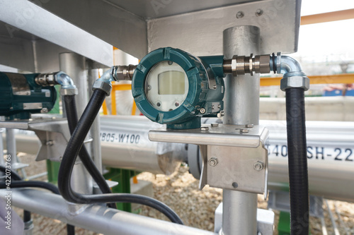 Temperature transmitter during for measuring in steam system in gas pipeline.