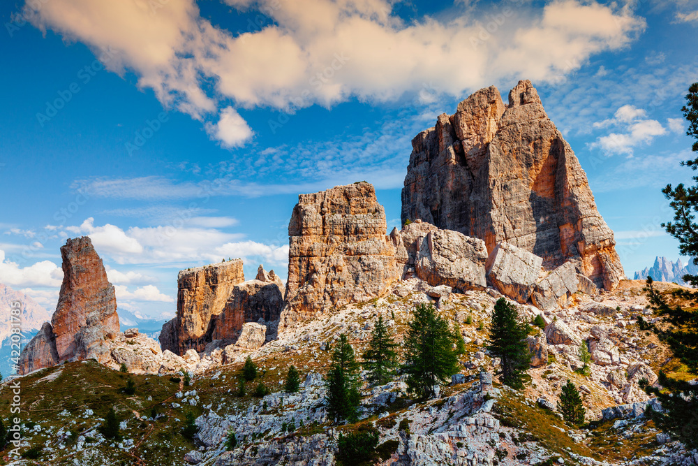 Cortina D'Ampezzo, Belluno. Gruppo dolomitico delle Cinque Torri.