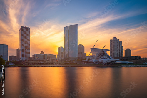 Milwaukee, Wisconsin, USA downtown city skyline on Lake Michigan