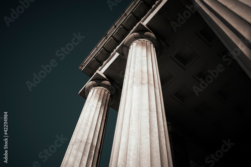 Photographie detail of the columns of the theatre