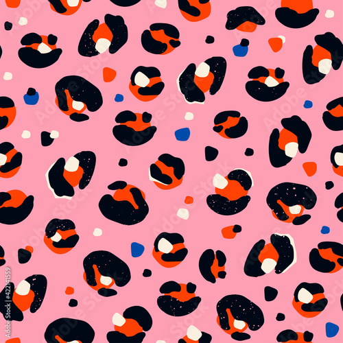 Pink Leopard fur. Wild animal texture. Hand drawn spots. Abstract contemporary seamless Pattern. Background, wallpaper. Modern illustration in Vector. Perfect for textile prints or wrapping paper