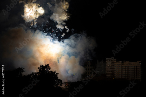Obraz na płótnie fireworks in valencia at night w salonie