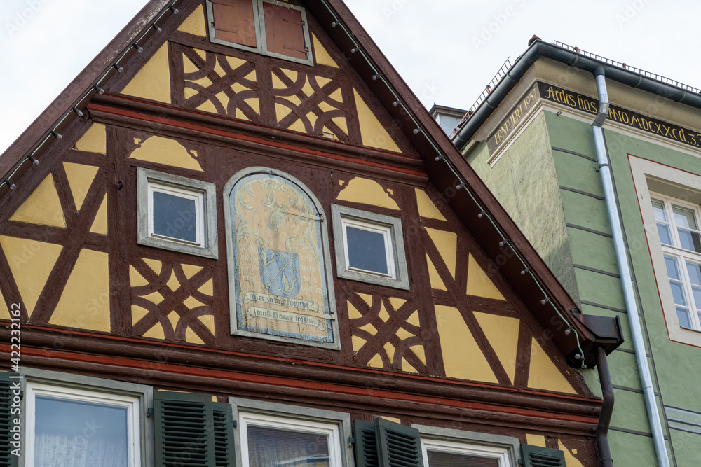 Obraz premium Altes Fachwerkhaus in der Gelbinger Gasse