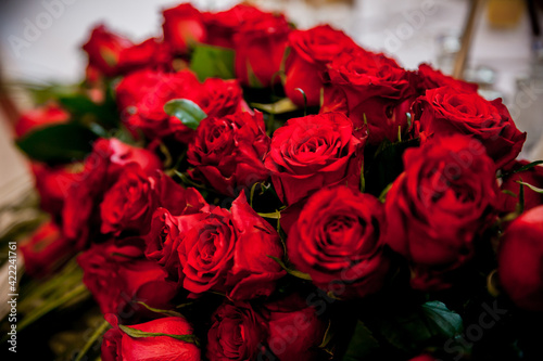 Kwiaty, róże ślubne, bukiet, kompozycja, czerwone kwiaty  