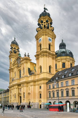 Theatine Church, Munich, Germany © borisb17