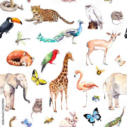 A lot of wild animals  birds  insects - zoo  wildlife background. Elephant  giraffe  deer  owl  parrot  bee  flamingo  other. Seamless zoology pattern. Watercolor