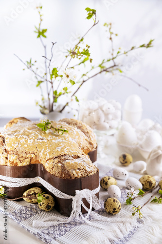 Canvas Print Traditional Italian desserts for Easter - Easter dove
