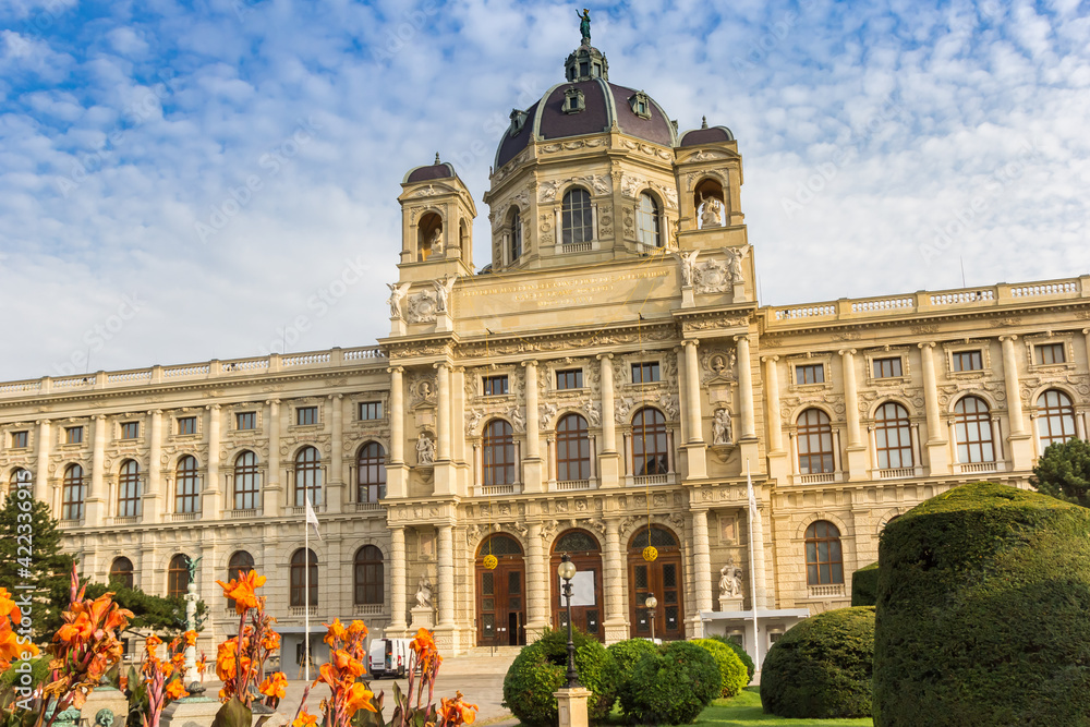 Fototapeta premium Flowers in front of the Art Museum in Vienna, Austria