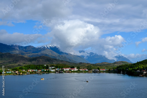 Mit der Fähre Eden von Puerto Montt nach Puerto Natales, Panoramafoto von Puerto Eden