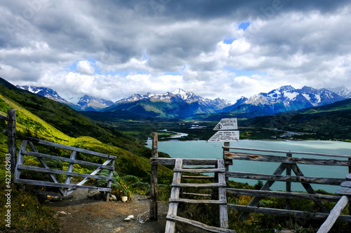 Wanderweg vom Camping Seron zum Refugio Dickinson auf dem O-Trek im Torres del Paine Nationalpark  , Chile 