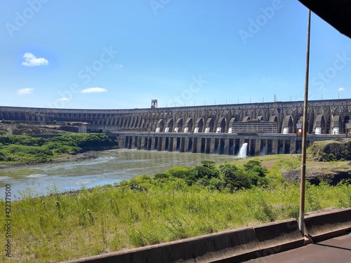 hydroelectric plant of Itaipu