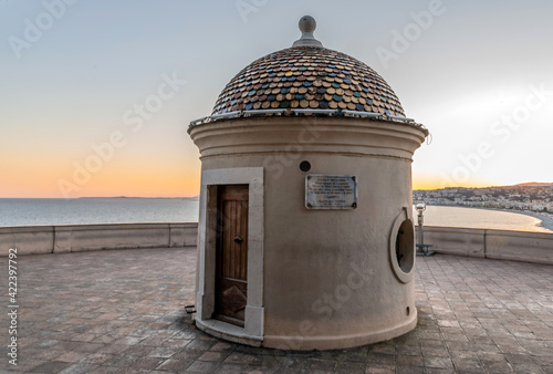 Bild auf Leinwand Coucher de soleil sur la baie des anges à Nice sur la Côte d'Azur