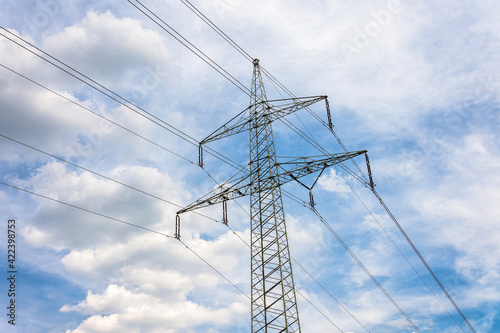 Freileitung mit zwei 110-kV-Drehstromkreisen in Donau-Anordnung, Donaumast photo