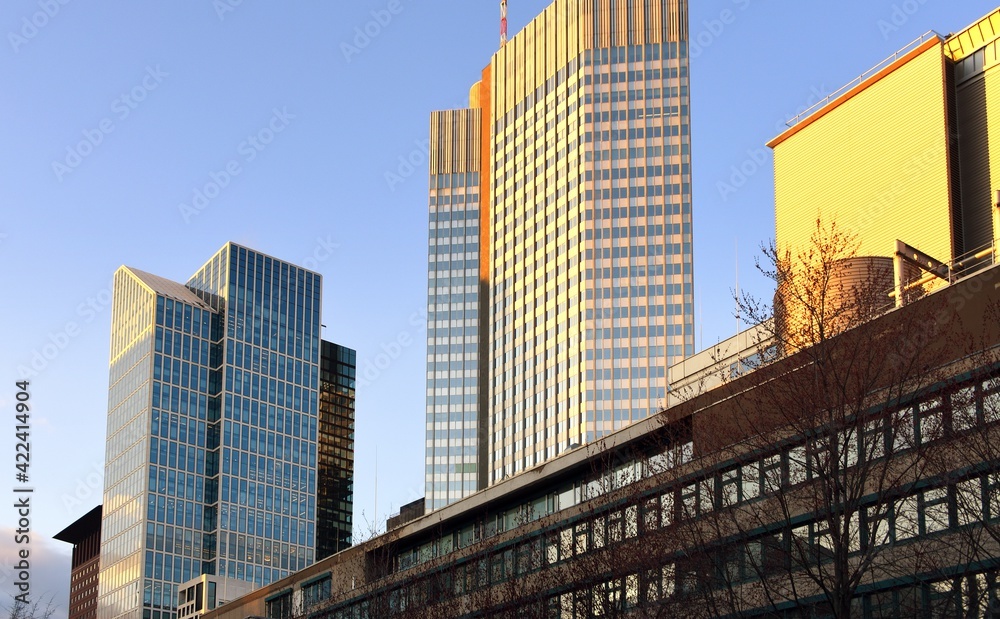 Silhouette Frankfurts mit Hochhäusern