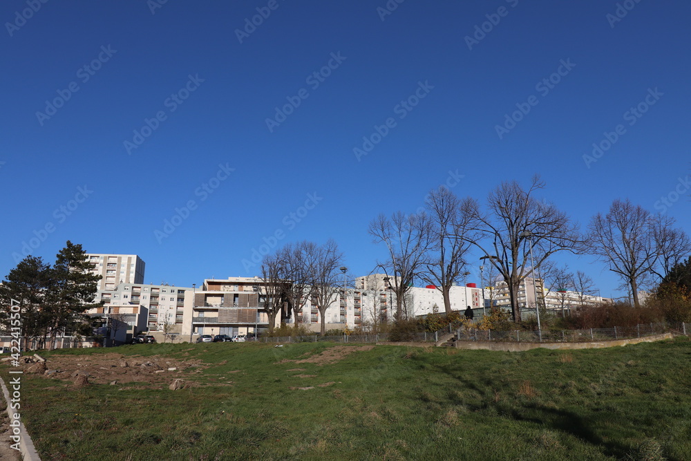 Immeubles d'habitation sur la colline de Montreynaud, ville de Saint Etienne, département de la Loire, France Immeubles d'habitation sur la colline de Montreynaud, ville de Saint Etienne, département de la Loire, France