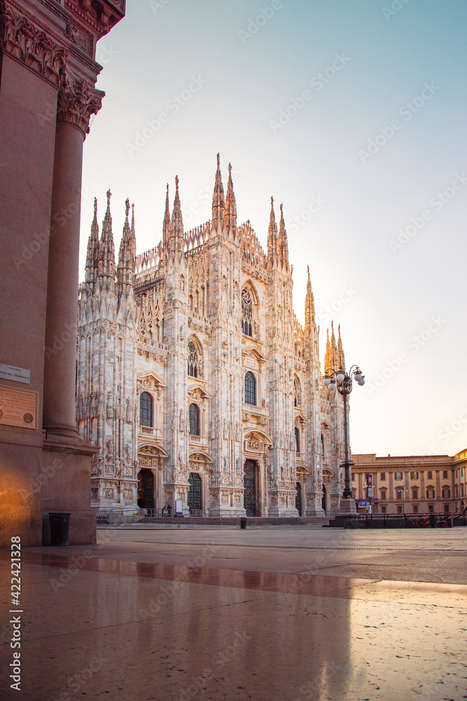 Fototapeta premium Milan Cathedral (Duomo di Milano) with empty square due to coronavirus lockdown (red zone)