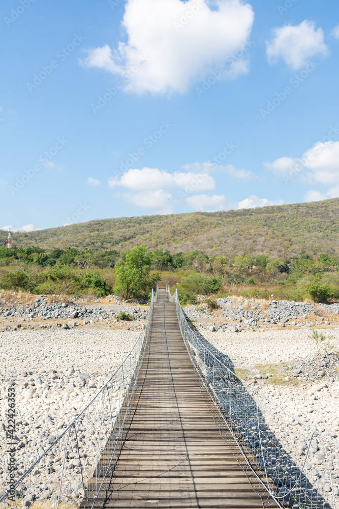 Fototapeta premium puente colgante