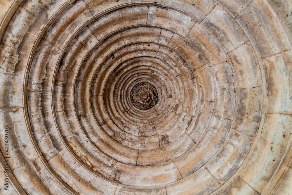 Fototapeta premium Cupola of Saher Ki Masjid mosque in Champaner historical city, Gujarat state, India