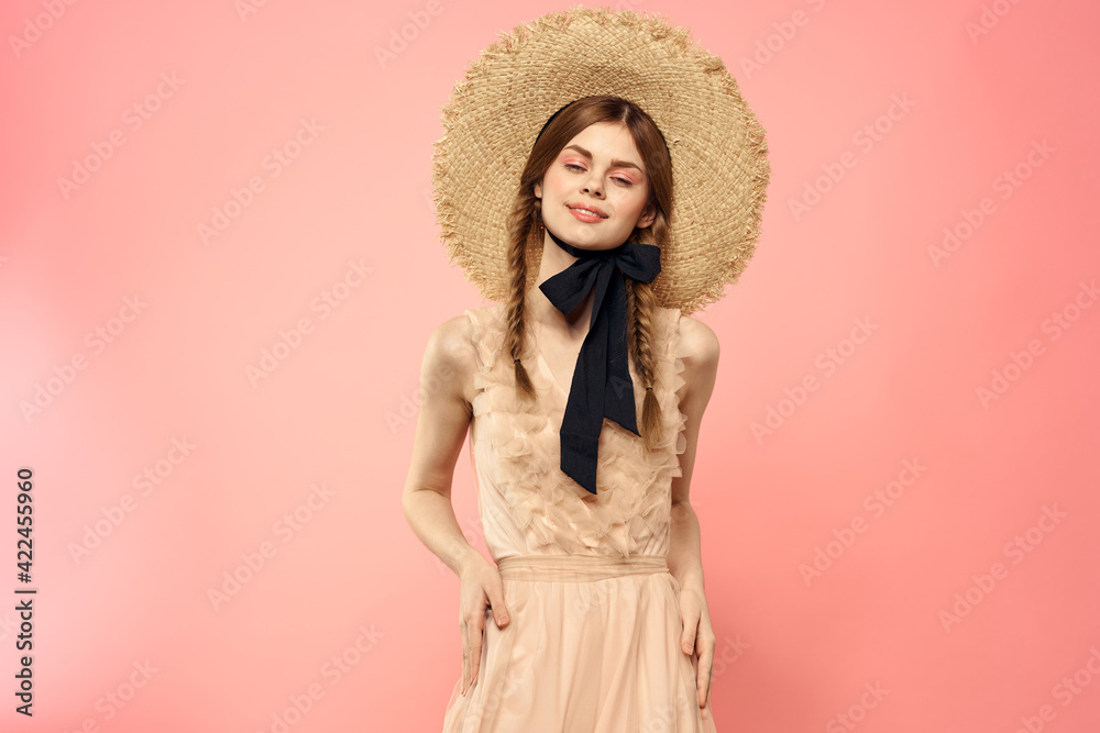 Pretty woman that's an elegant style of fun luxury Pretty woman that's an elegant style of fun luxury