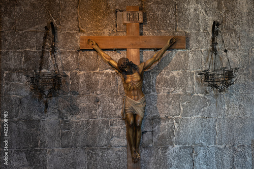 Canvas Print Sculpture of Jesus crucified in a church