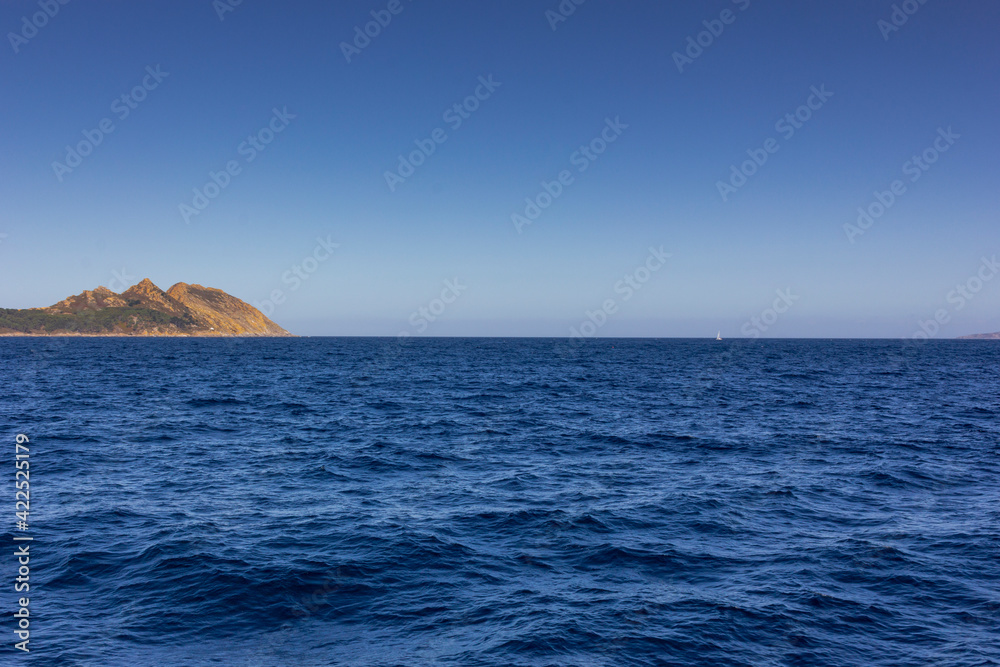 Obraz premium Boat trip through the Atlantic Ocean