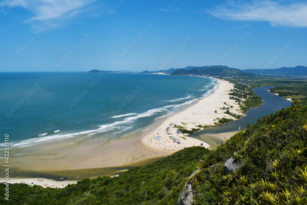 Guarda do Embaú, Brasil. Postal de su playa. 