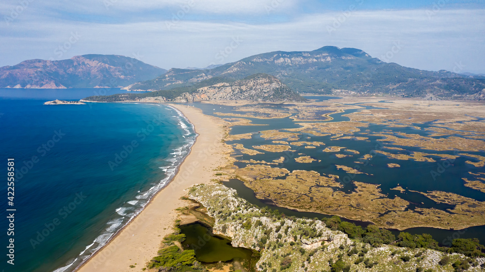 Obraz premium Iztuzu beach and Dalyan river delta, Turkey
