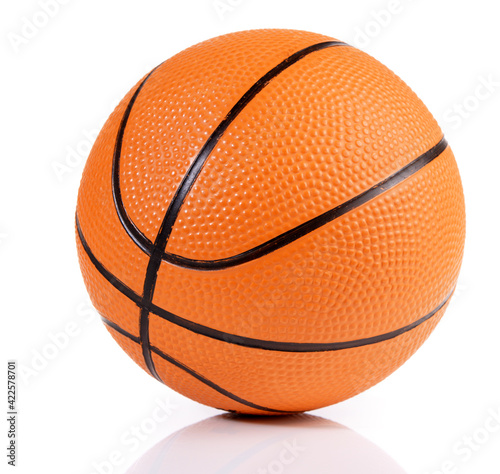 Basketball auf weißem Hintergrund - Freigestellt