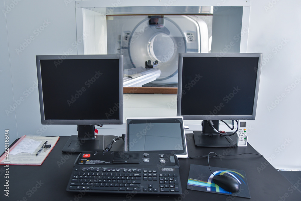 Computer resonance tomograph, diagnostic equipment Computer resonance tomograph, diagnostic equipment