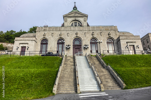 Saint Joseph Oratory of Mount Royal - Roman Catholic basilica on the west slope of Mount Royal in Montreal, Quebec. © dbrnjhrj