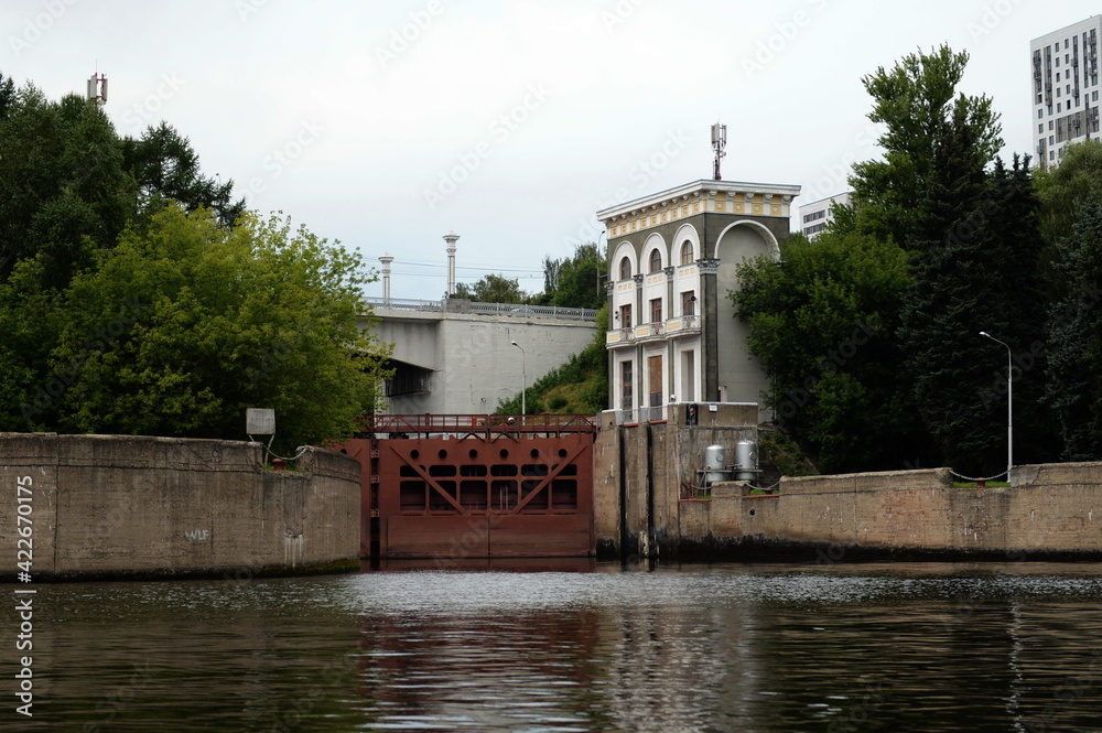 Gateway No. 9 of the Moscow Canal, view from the Moskva River