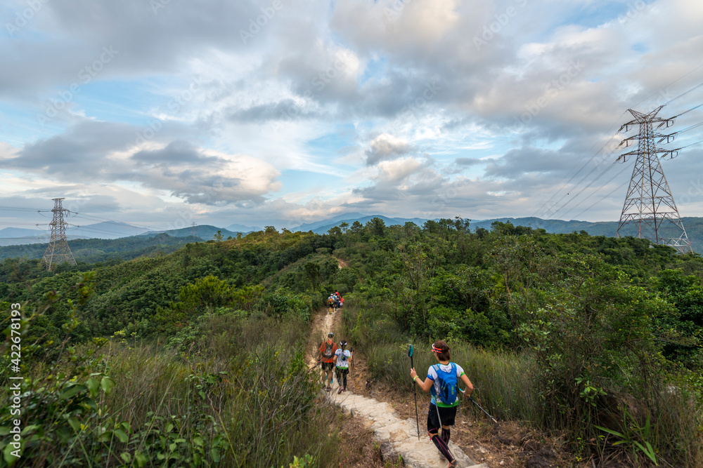 Obraz premium Hikers in the mountain