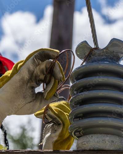 Tie-Wire and High-Voltage insulator