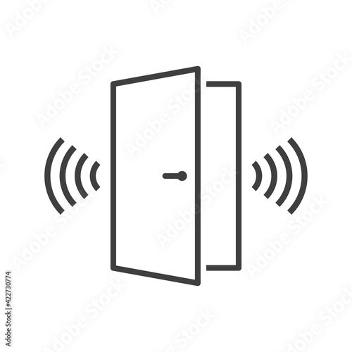 Puerta de apertura automática. Puerta con olas con lineas de color gris