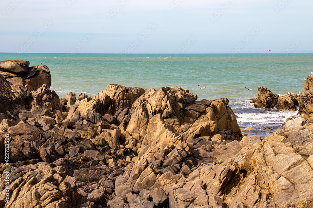 Plomeur. La côte rocheuse à la Pointe de la Torche. Finistère. Bretagne
