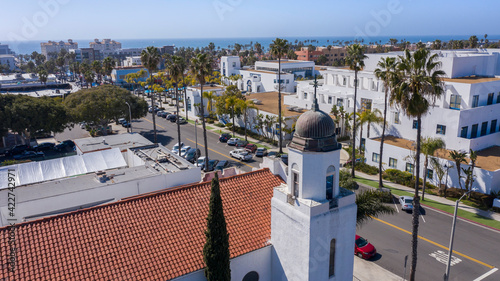 Canvastavla Daytime aerial view of the downtown city area of Oceanside, California, USA