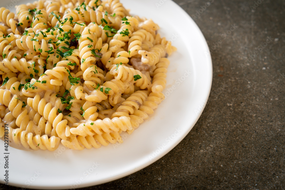 spiral pasta mushroom cream sauce spiral pasta mushroom cream sauce