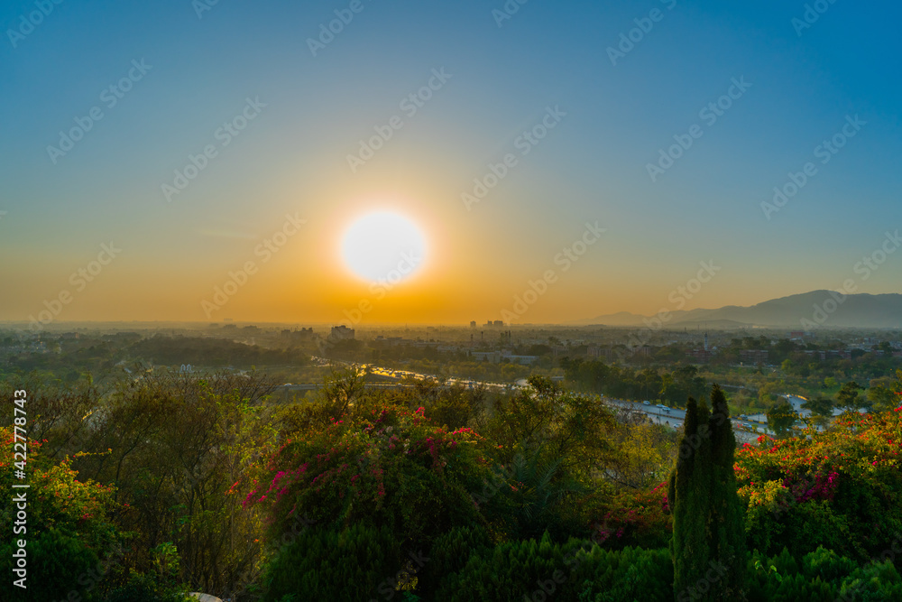 Fototapeta premium sunrise over the city