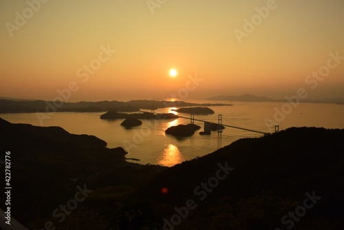 しまなみ海道の大島にある亀老山展望台から見た来島海峡大橋