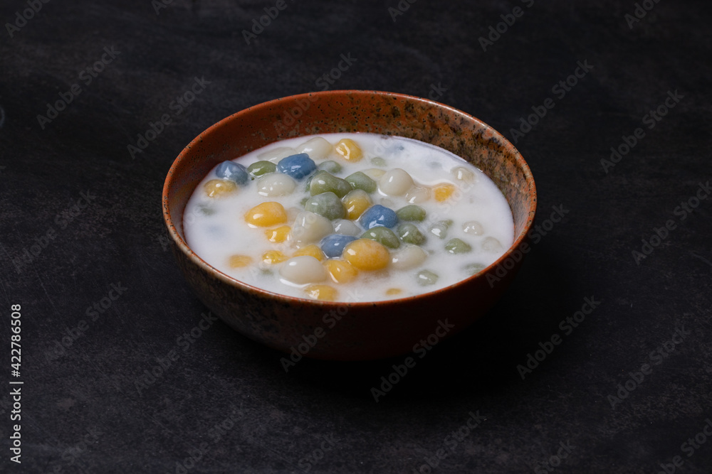 bualoy tricolor coconut milk dessert Thai dessert