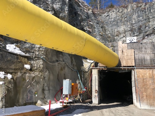 Valokuvatapetti Tunneleingang Kramertunnel Garmisch-Patenkirchen
