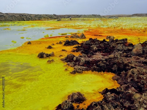 Paysages volcaniques de Dallol dans le désert de Danakil en Éthiopie. photo