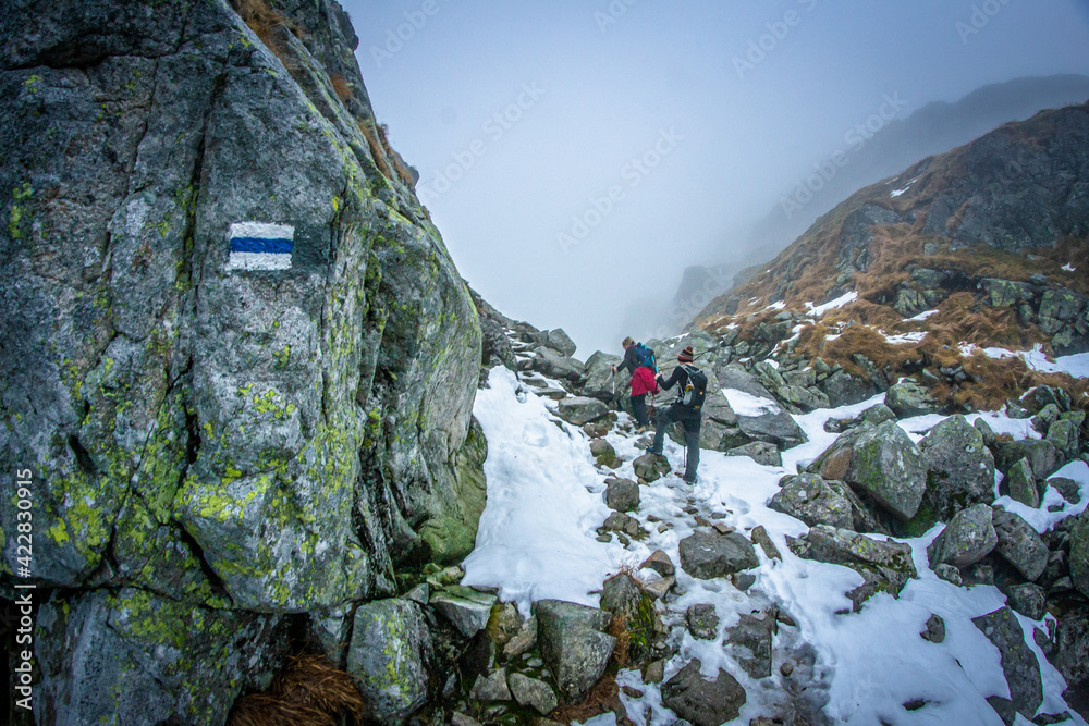 Szlak na Zawrat, Tatry