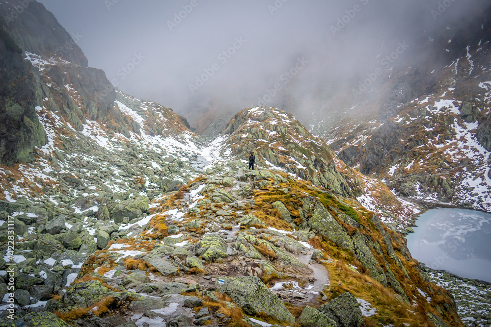 Szlak na Zawrat, Tatry